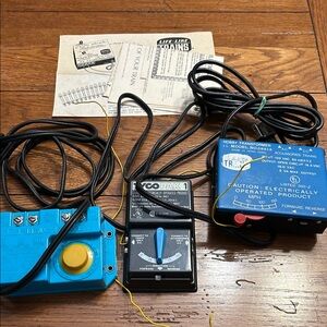 3 Vintage Model Train Transformers Tyco and Life-Like HO and N scale